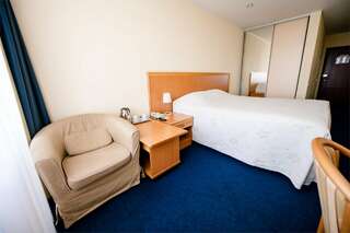 Гостиница Президент Отель Дис Чебоксары Стандарт "Комфорт" с 1 широкой кроватью-1