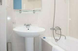 Гостиница Президент Отель Дис Чебоксары Стандарт "Комфорт" с 1 широкой кроватью-6